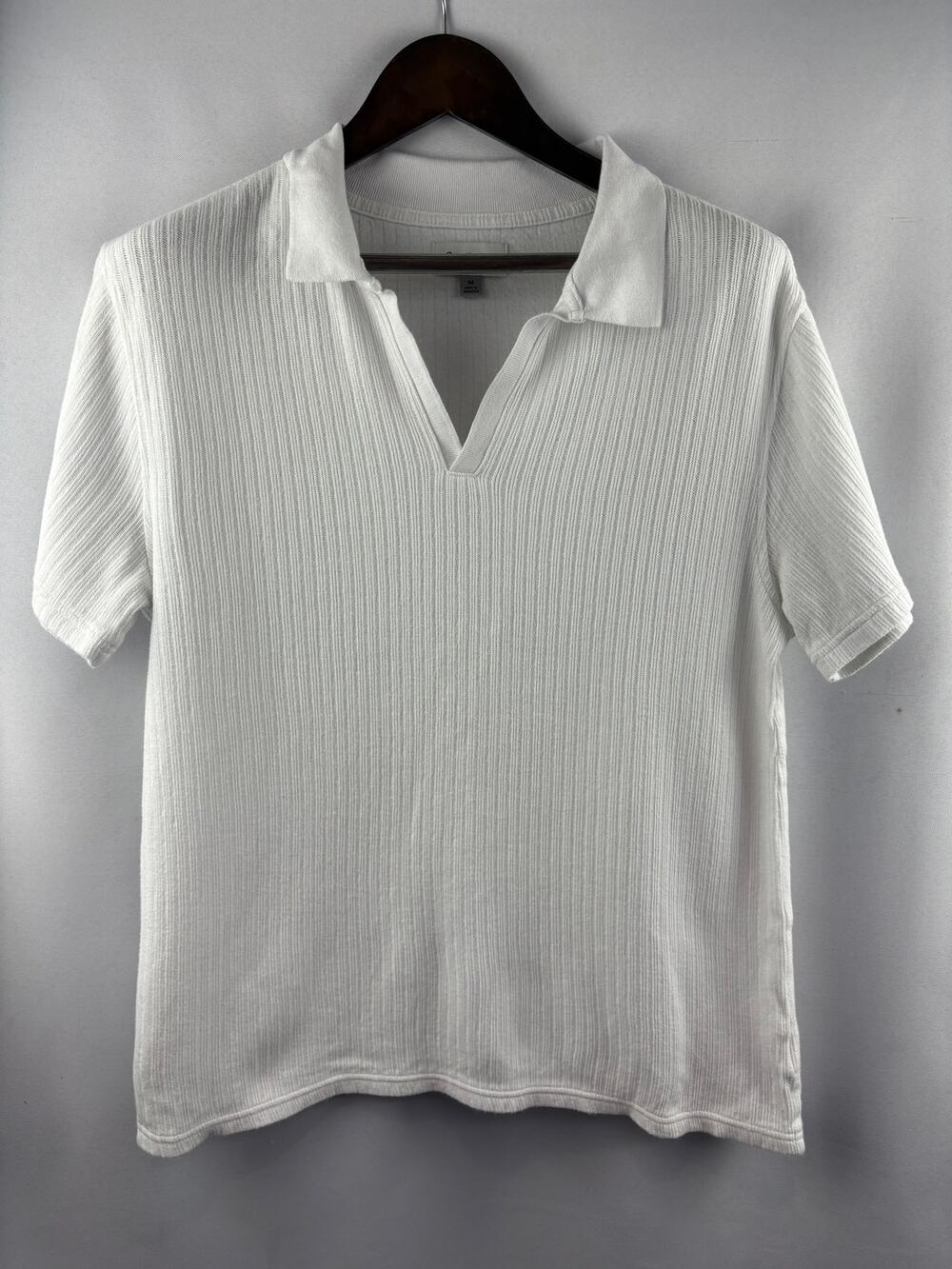 Men’s Goodfellow Medium White Ribbed Short Sleeve Shirt
